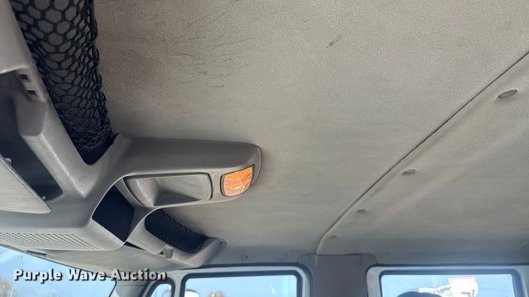 image for item EG1877 2009 International 7400 crane truck