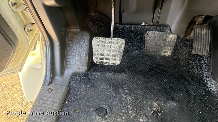 image for item EG1877 2009 International 7400 crane truck