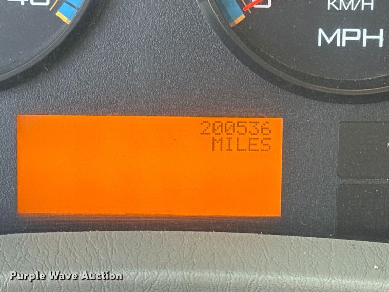 image for item EG1877 2009 International 7400 crane truck