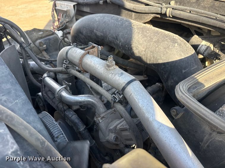 image for item EG1877 2009 International 7400 crane truck