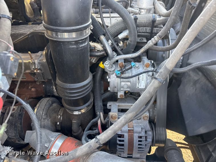 image for item EG1877 2009 International 7400 crane truck