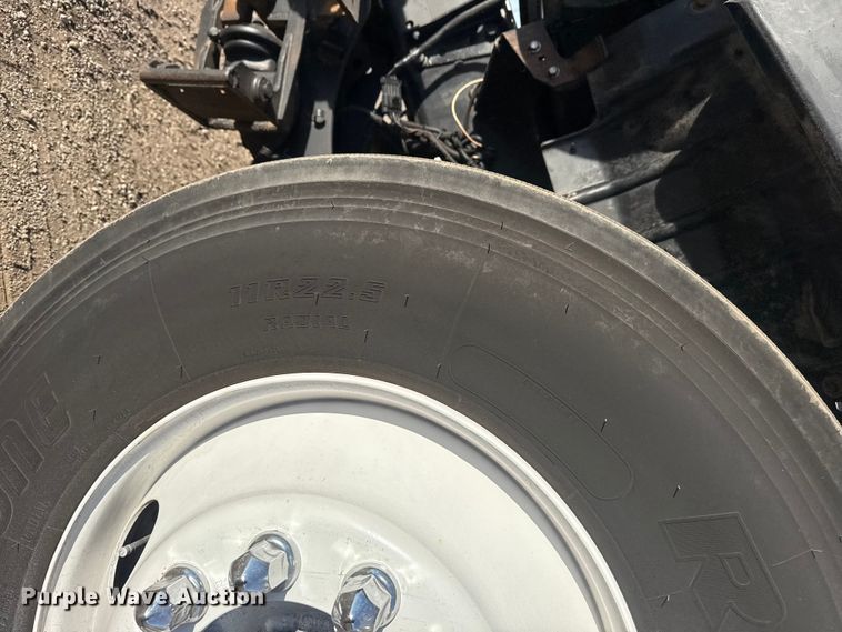 image for item EG1877 2009 International 7400 crane truck