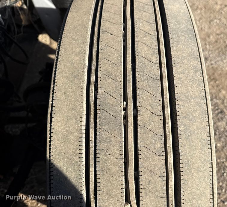 image for item EG1877 2009 International 7400 crane truck