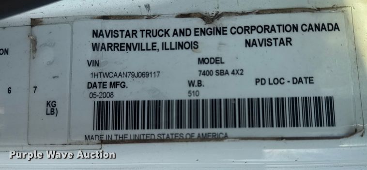 image for item EG1877 2009 International 7400 crane truck