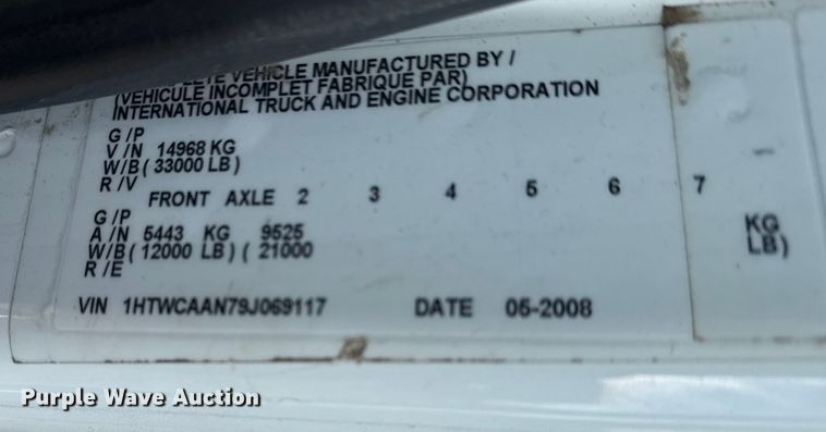 image for item EG1877 2009 International 7400 crane truck