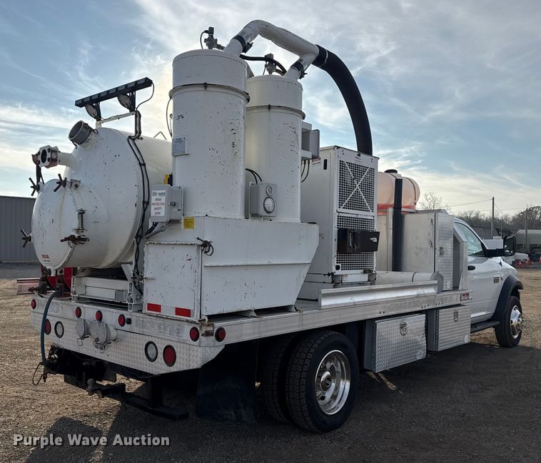 image for item EG1878 2012 Dodge Ram 5500HD vacuum truck