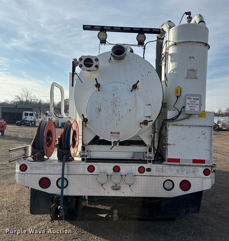 image for item EG1878 2012 Dodge Ram 5500HD vacuum truck