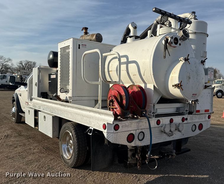 image for item EG1878 2012 Dodge Ram 5500HD vacuum truck