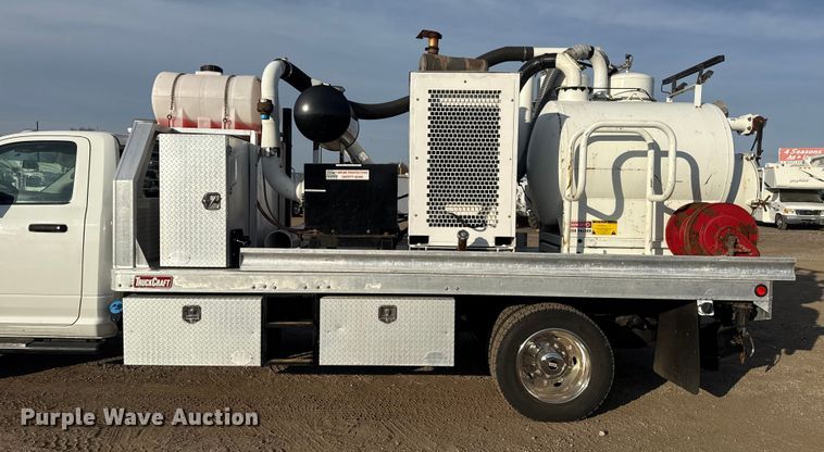 image for item EG1878 2012 Dodge Ram 5500HD vacuum truck