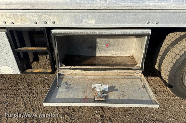 image for item EG1878 2012 Dodge Ram 5500HD vacuum truck