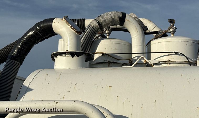 image for item EG1878 2012 Dodge Ram 5500HD vacuum truck