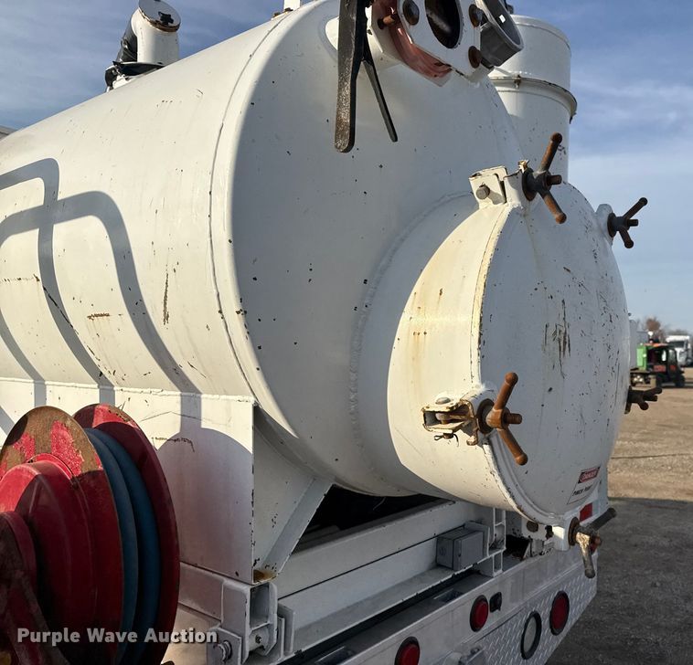 image for item EG1878 2012 Dodge Ram 5500HD vacuum truck