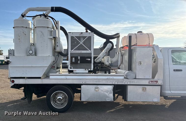 image for item EG1878 2012 Dodge Ram 5500HD vacuum truck