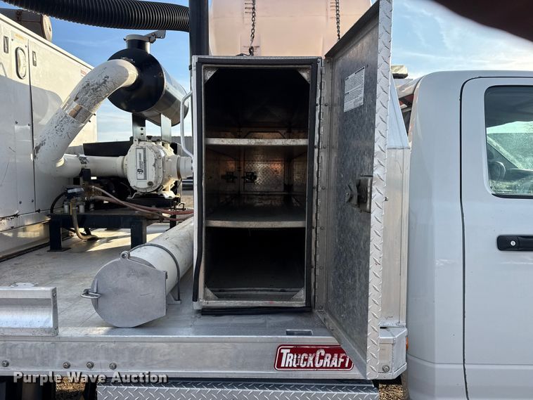 image for item EG1878 2012 Dodge Ram 5500HD vacuum truck