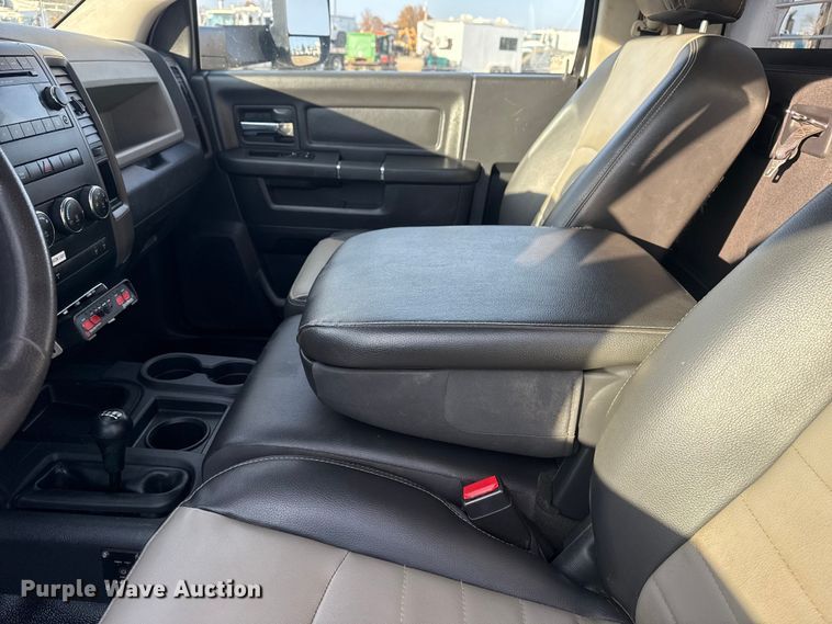 image for item EG1878 2012 Dodge Ram 5500HD vacuum truck