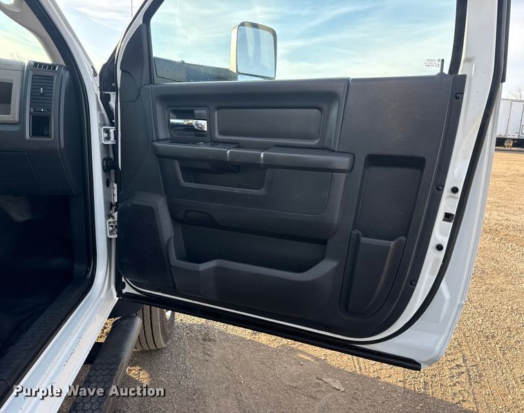 image for item EG1878 2012 Dodge Ram 5500HD vacuum truck