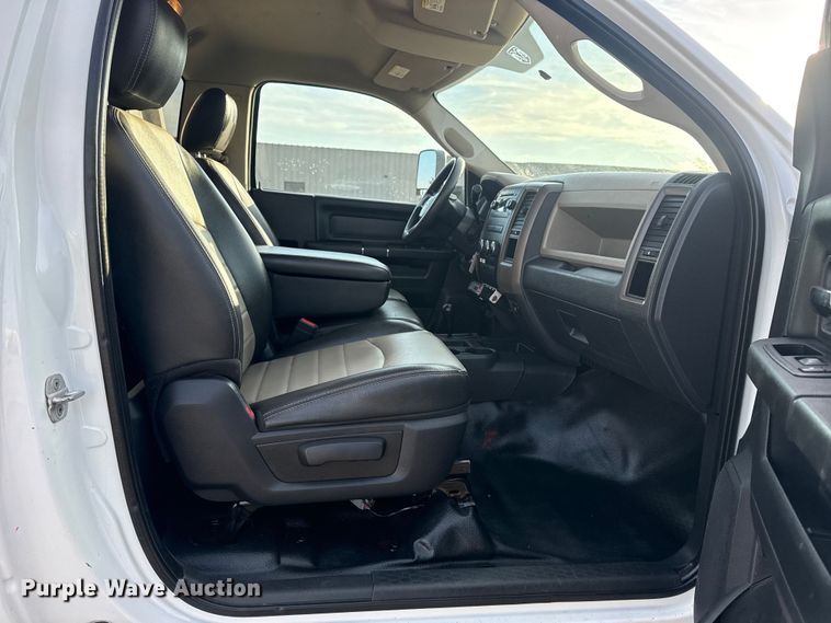 image for item EG1878 2012 Dodge Ram 5500HD vacuum truck