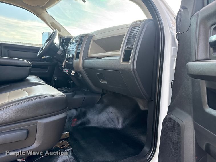 image for item EG1878 2012 Dodge Ram 5500HD vacuum truck