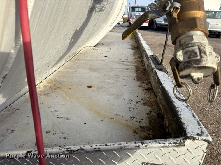 image for item EG1896 2015 Freightliner 114SD vacuum truck