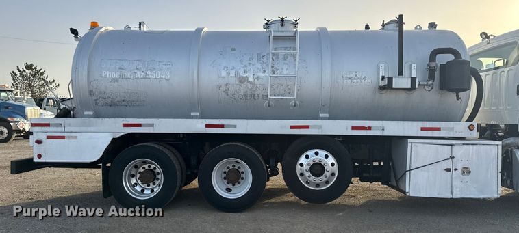 image for item EG1896 2015 Freightliner 114SD vacuum truck