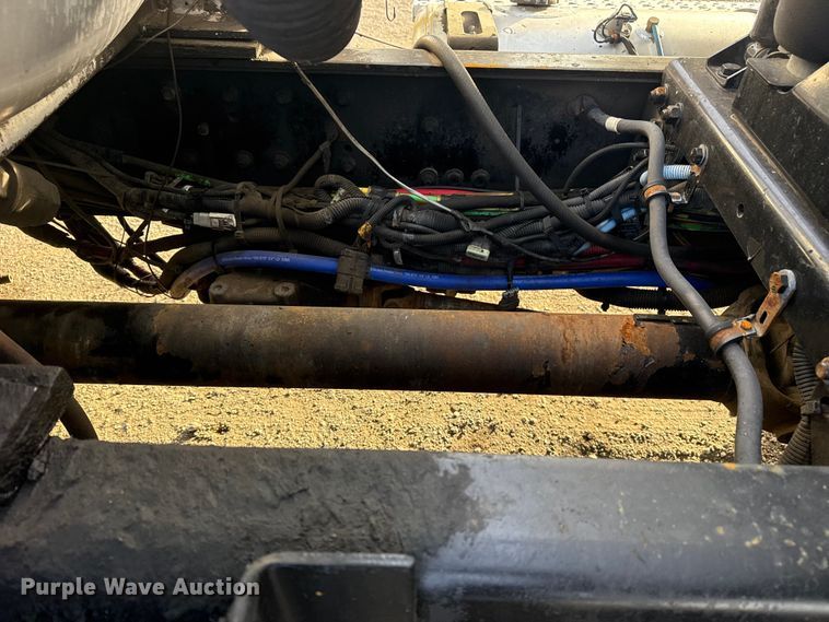 image for item EG1896 2015 Freightliner 114SD vacuum truck