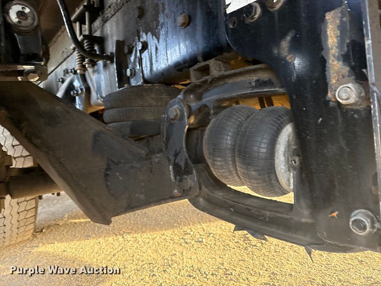 image for item EG1896 2015 Freightliner 114SD vacuum truck