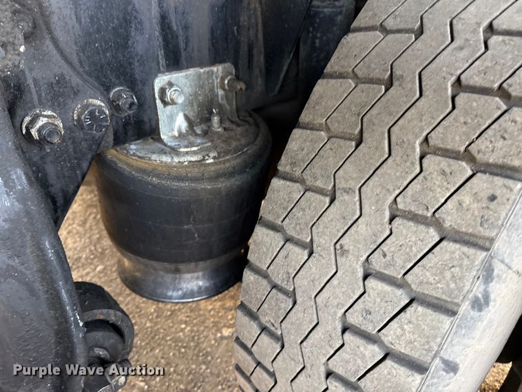 image for item EG1896 2015 Freightliner 114SD vacuum truck