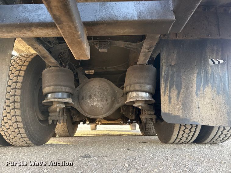 image for item EG1896 2015 Freightliner 114SD vacuum truck