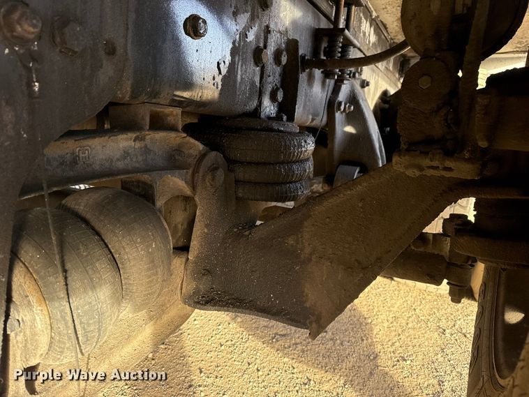 image for item EG1896 2015 Freightliner 114SD vacuum truck