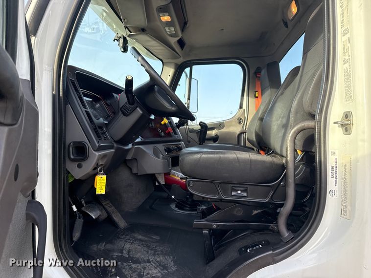 image for item EG1896 2015 Freightliner 114SD vacuum truck