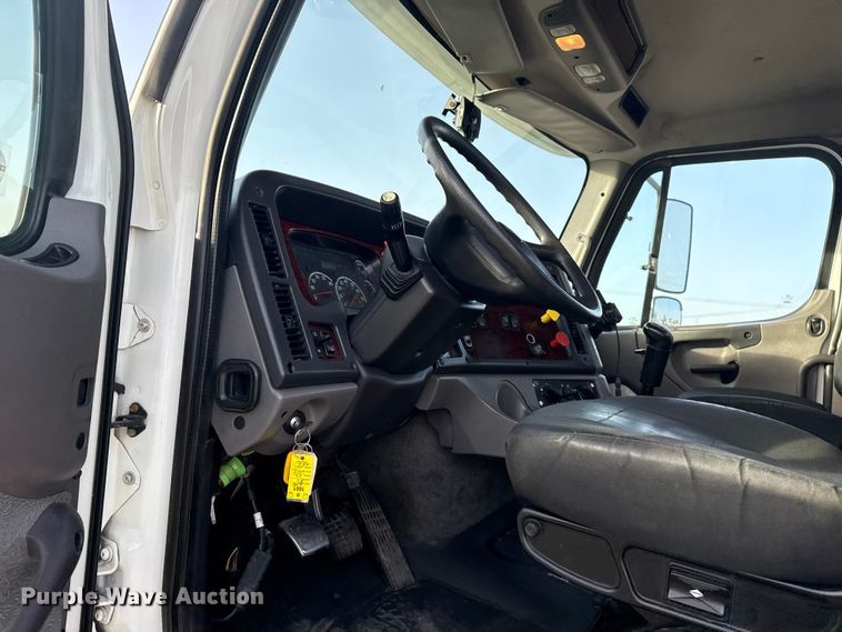 image for item EG1896 2015 Freightliner 114SD vacuum truck