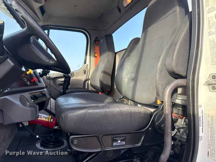 image for item EG1896 2015 Freightliner 114SD vacuum truck