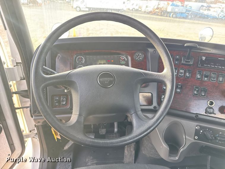 image for item EG1896 2015 Freightliner 114SD vacuum truck