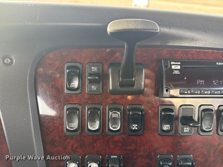 image for item EG1896 2015 Freightliner 114SD vacuum truck