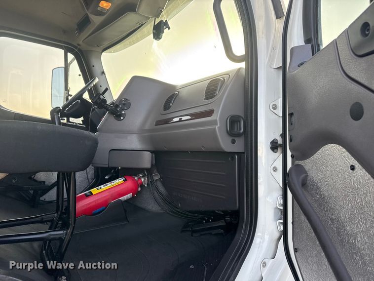 image for item EG1896 2015 Freightliner 114SD vacuum truck