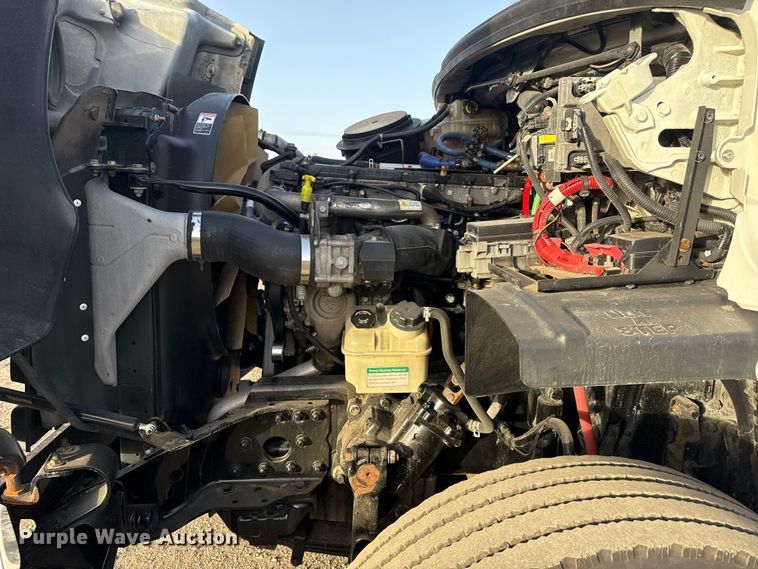 image for item EG1896 2015 Freightliner 114SD vacuum truck