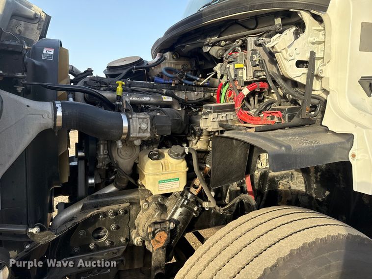 image for item EG1896 2015 Freightliner 114SD vacuum truck