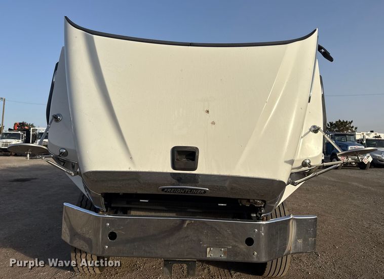 image for item EG1896 2015 Freightliner 114SD vacuum truck