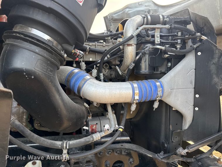 image for item EG1896 2015 Freightliner 114SD vacuum truck