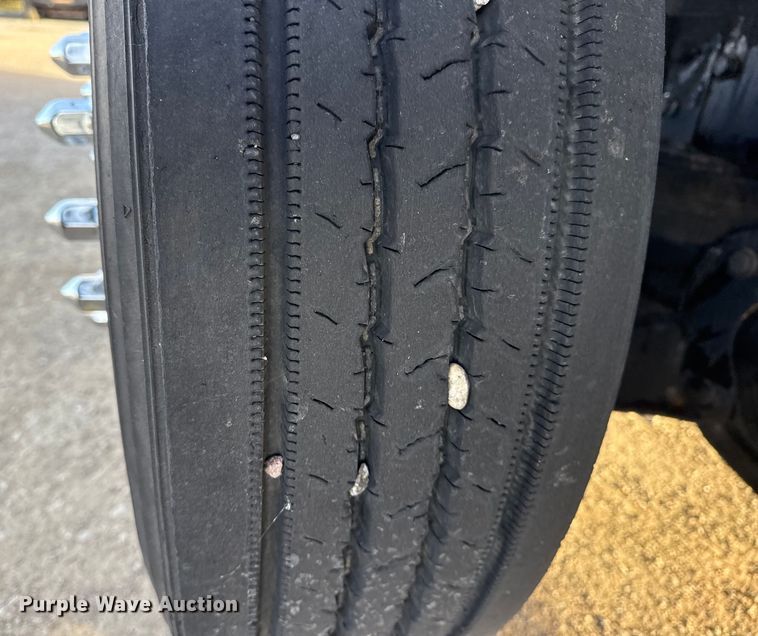 image for item EG1896 2015 Freightliner 114SD vacuum truck