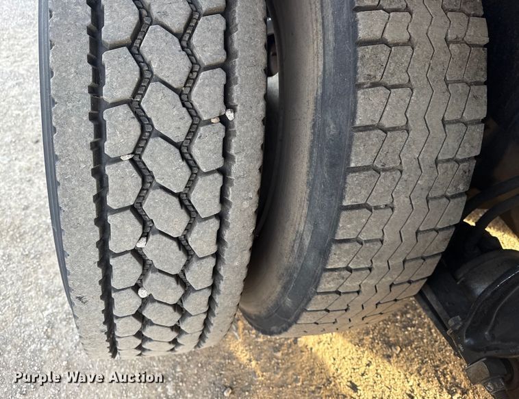 image for item EG1896 2015 Freightliner 114SD vacuum truck