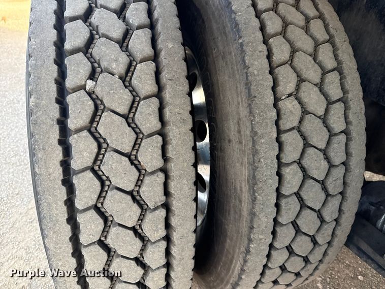 image for item EG1896 2015 Freightliner 114SD vacuum truck