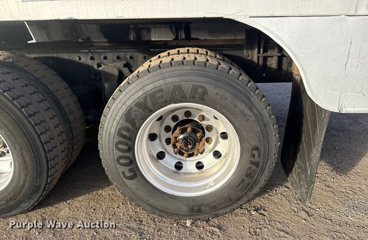 image for item EG1896 2015 Freightliner 114SD vacuum truck