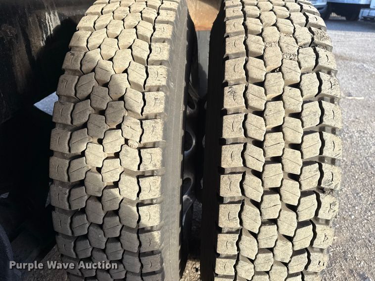 image for item EG1896 2015 Freightliner 114SD vacuum truck