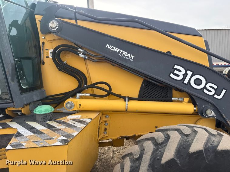 image for item EG1903 2011 John Deere 310SJ backhoe