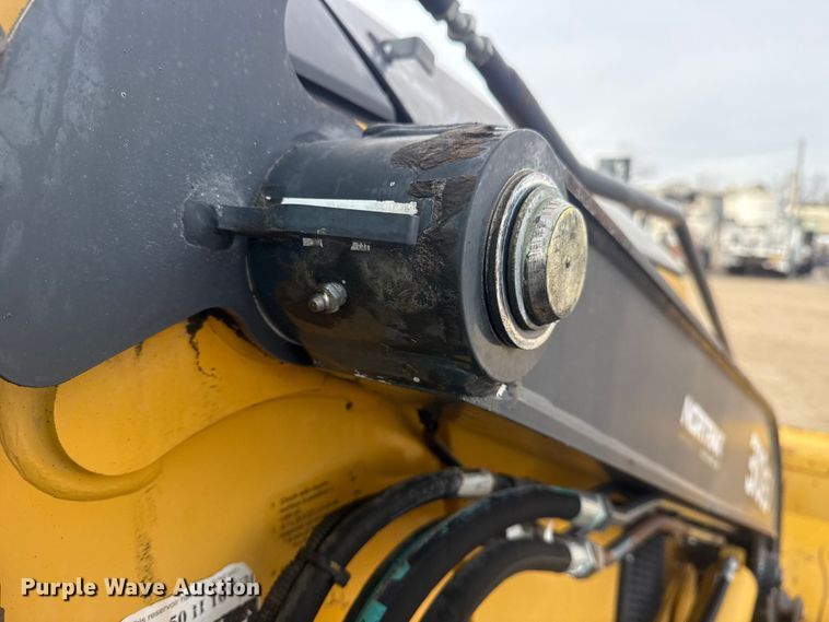 image for item EG1903 2011 John Deere 310SJ backhoe