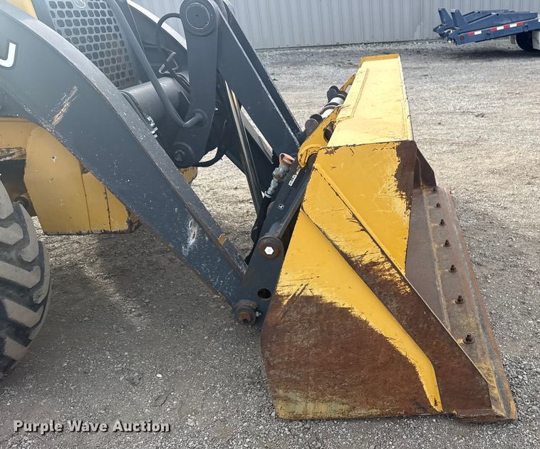 image for item EG1903 2011 John Deere 310SJ backhoe