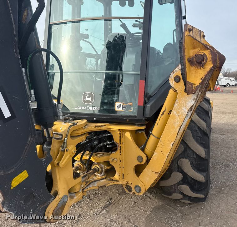 image for item EG1903 2011 John Deere 310SJ backhoe