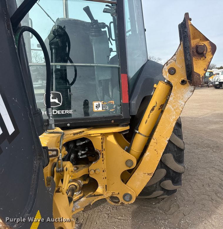 image for item EG1903 2011 John Deere 310SJ backhoe