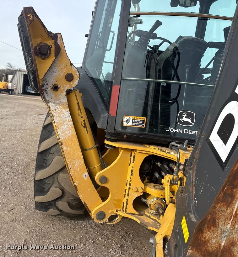 image for item EG1903 2011 John Deere 310SJ backhoe